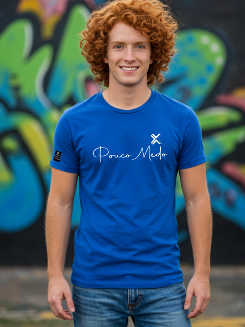 Camiseta "Pouco Medo" Azul Royal