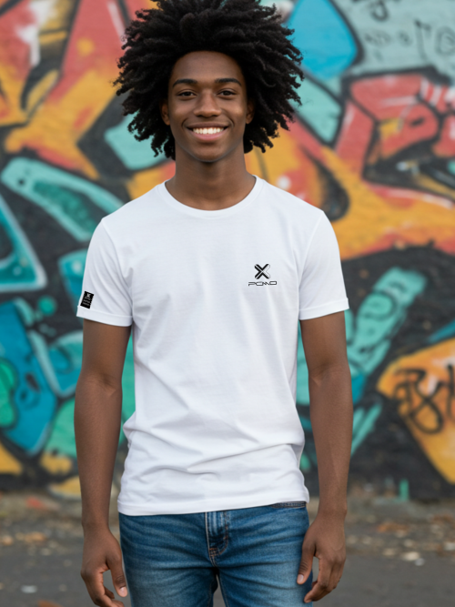 Camiseta Branca 'X POMO' Essencial